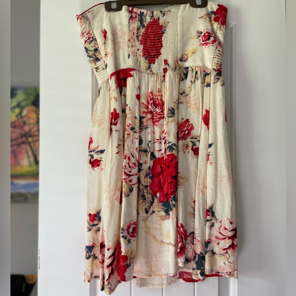 Small Urban Outfitters Strapless Dress— Fun Floral Pattern - Picture 11 of 11